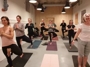 Yoga i fællesrummet